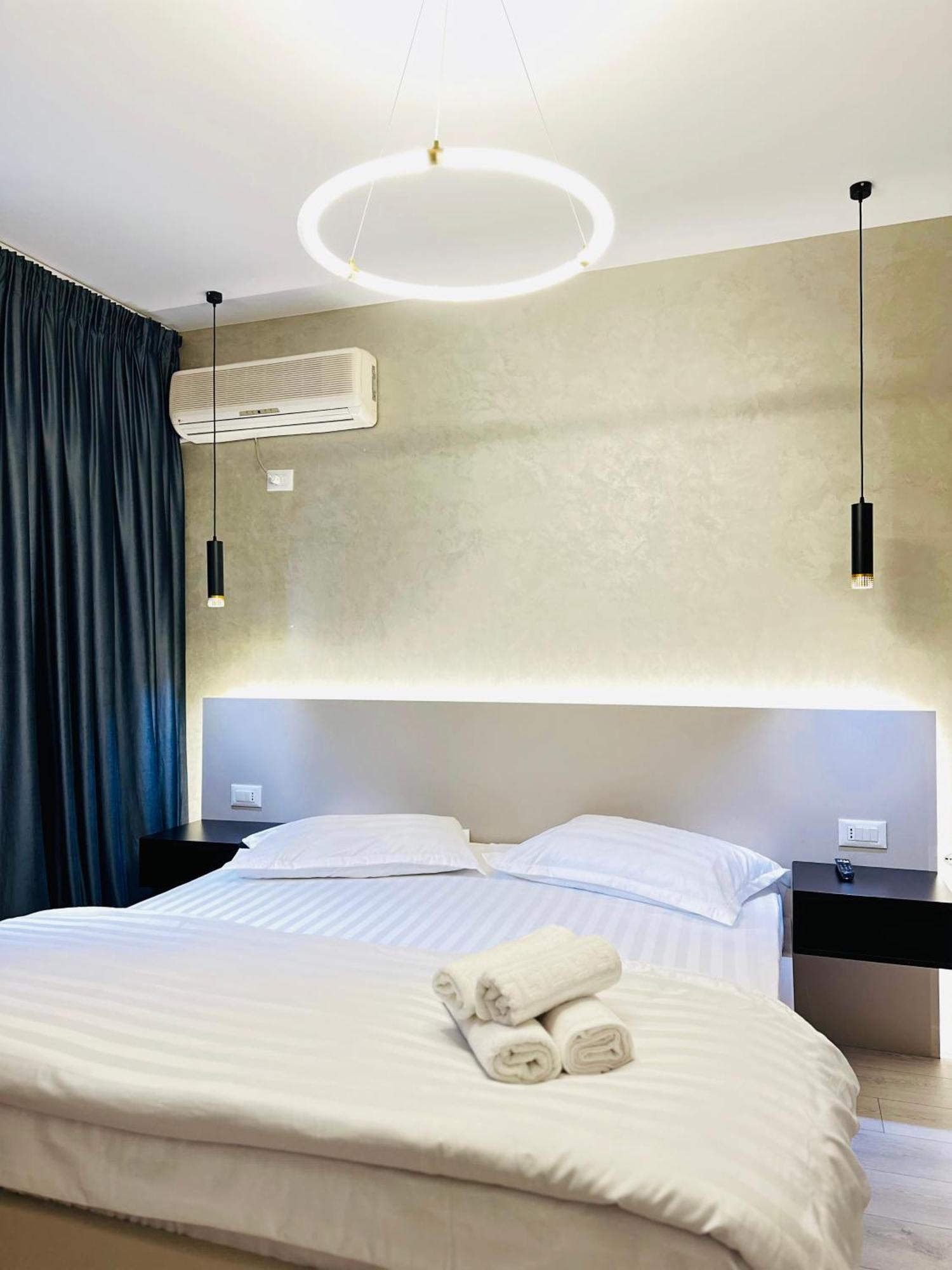Luxurious Central Stay - Self Check-In Tiranë Ngoại thất bức ảnh