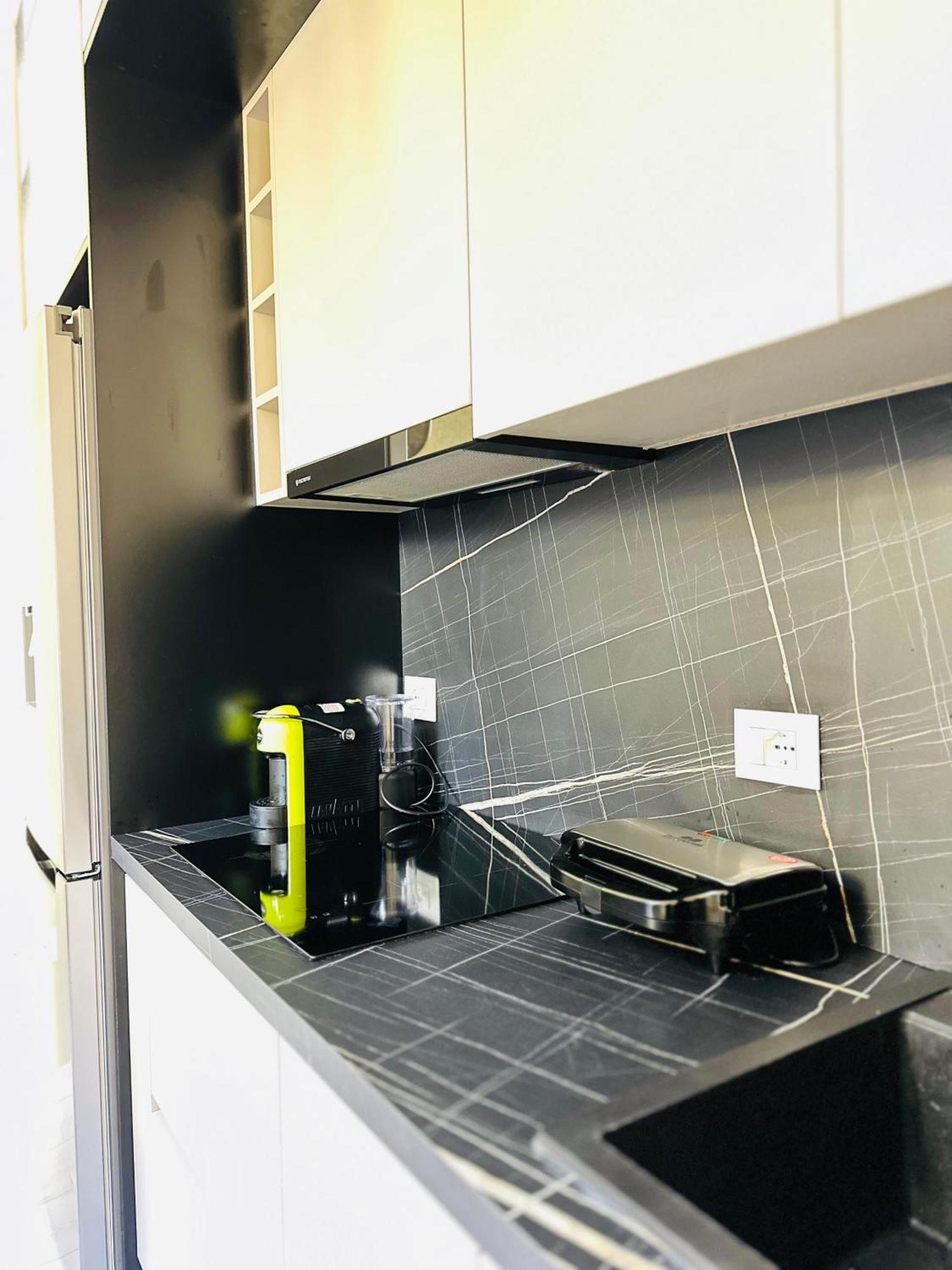 Luxurious Central Stay - Self Check-In Tiranë Ngoại thất bức ảnh