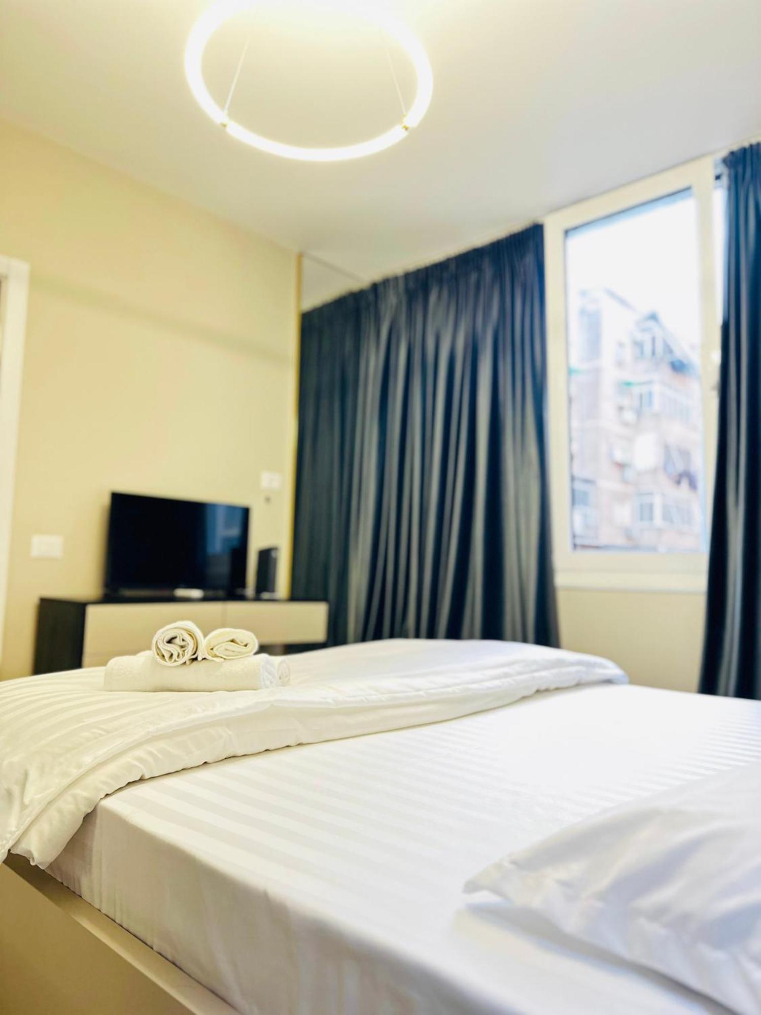 Luxurious Central Stay - Self Check-In Tiranë Ngoại thất bức ảnh
