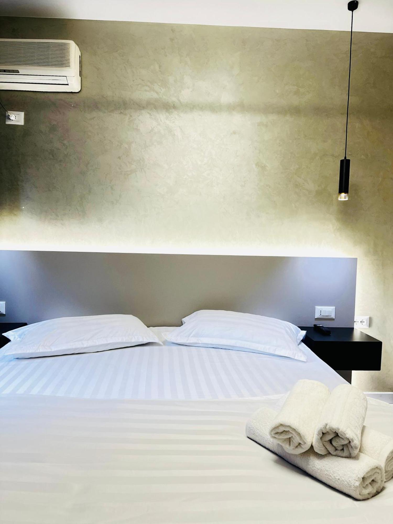 Luxurious Central Stay - Self Check-In Tiranë Ngoại thất bức ảnh